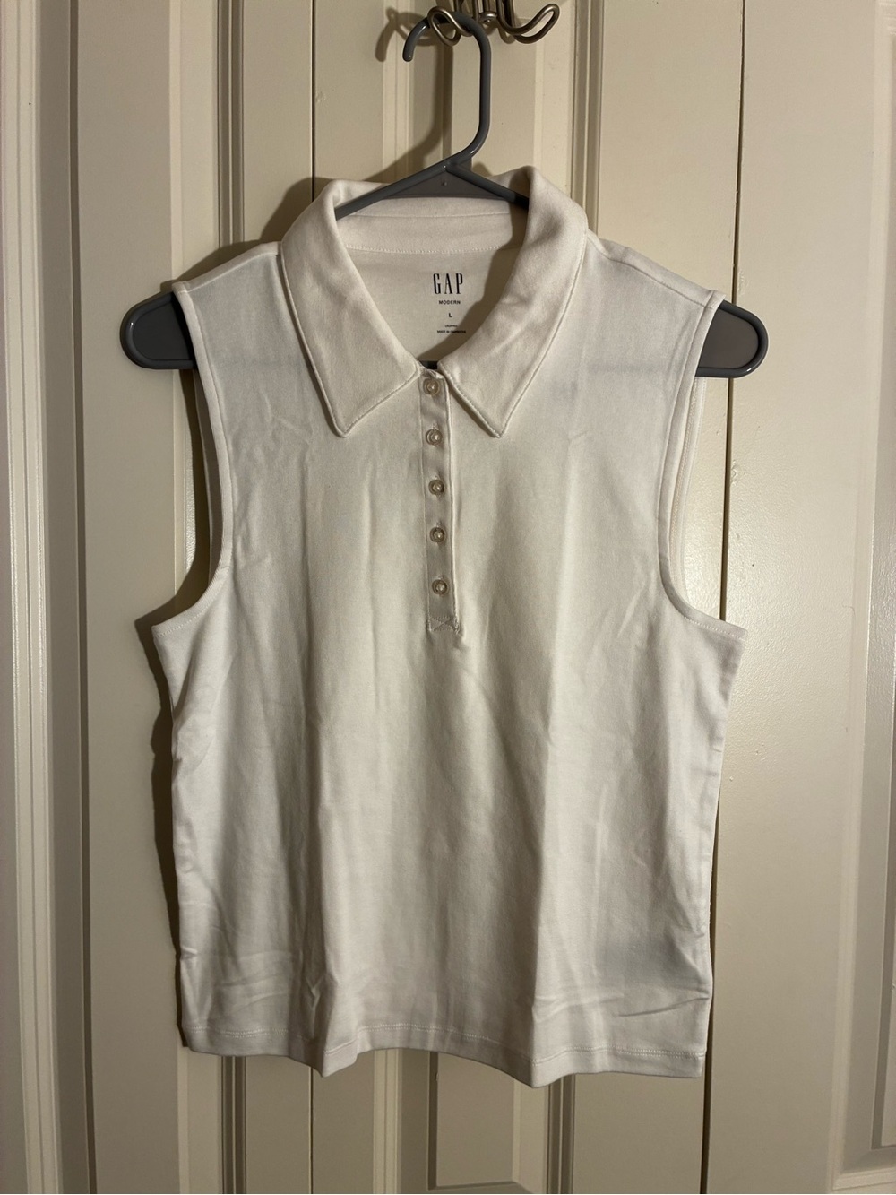 GAP White Sleeveless Cropped Polo Tank with Button Placket
